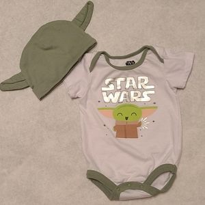 Star Wars Yoda onesie/bodysuit and matching hat